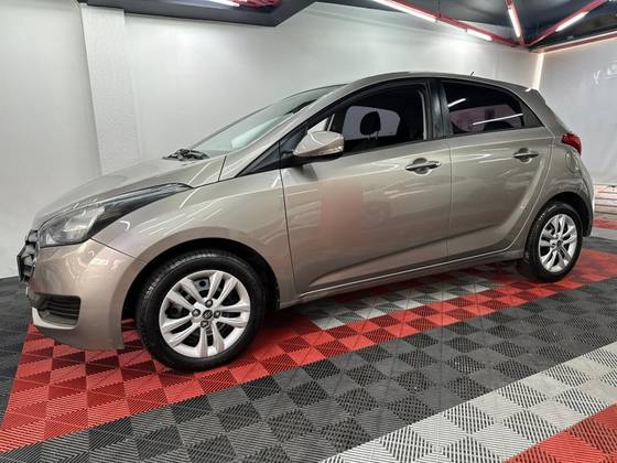 HYUNDAI HB20 1.0 COMFORT 12V FLEX 4P MANUAL